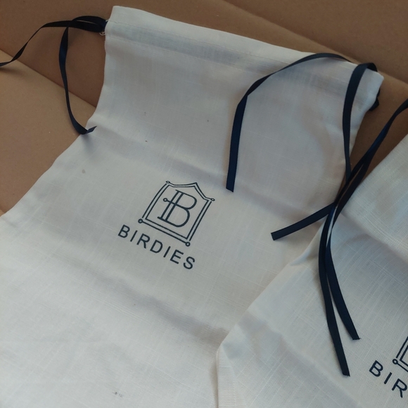 Birdies Cream Dust Bags with Black Ties - Picture 3 of 3